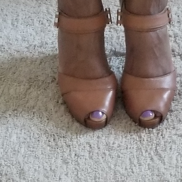 👠 Michael Kors heels - Picture 2 of 6